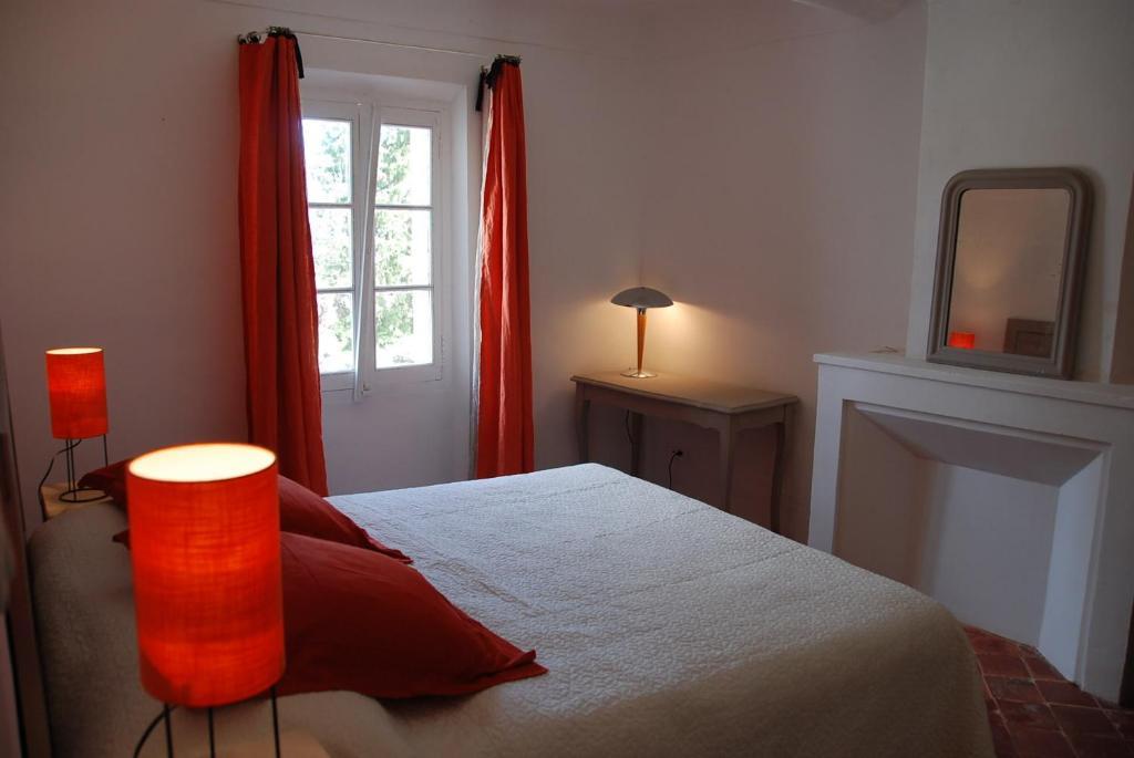 Le Domaine Saint Jean Bed & Breakfast Стая снимка