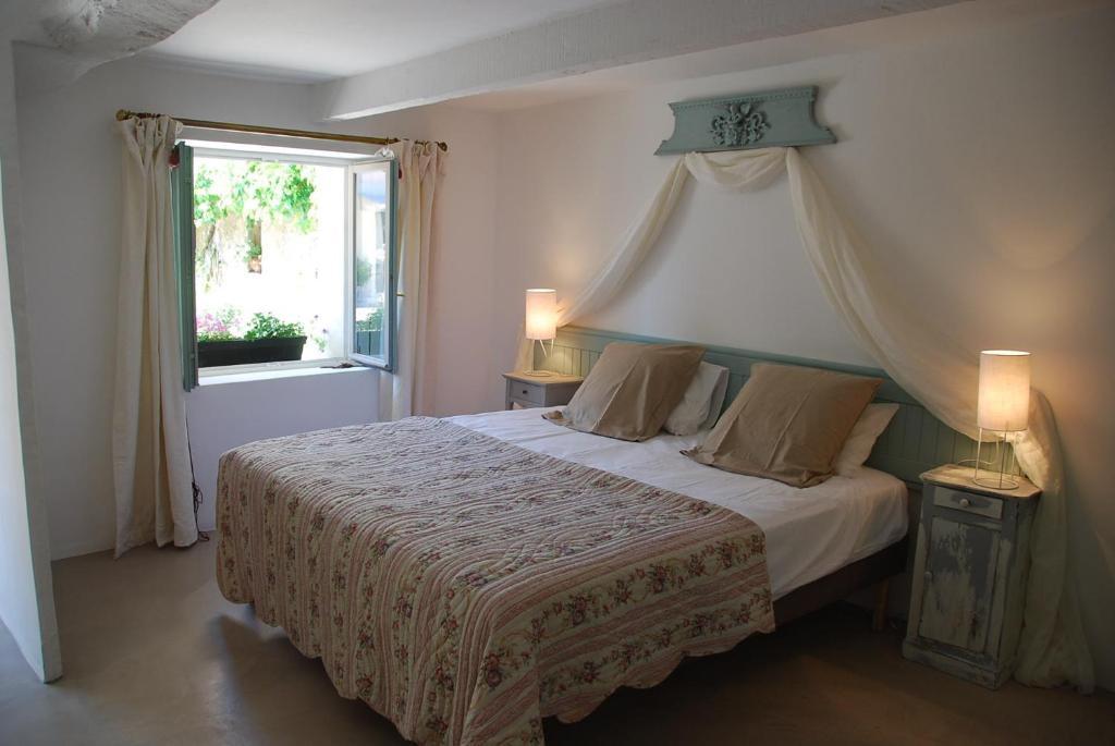Le Domaine Saint Jean Bed & Breakfast Стая снимка